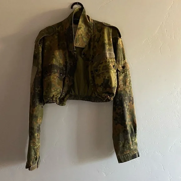 **SOLD** Nasty Gal cropped army military jacket S/M - Picture 10 of 10